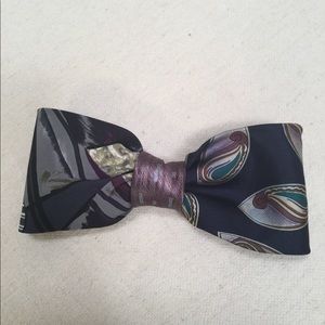 Deja Vu Designs Accessories - Split Personality Abstract Print Clip On Bow Tie Deja Vu Designs Accessories - Split Personality Abstract Print Clip On Bow Tie